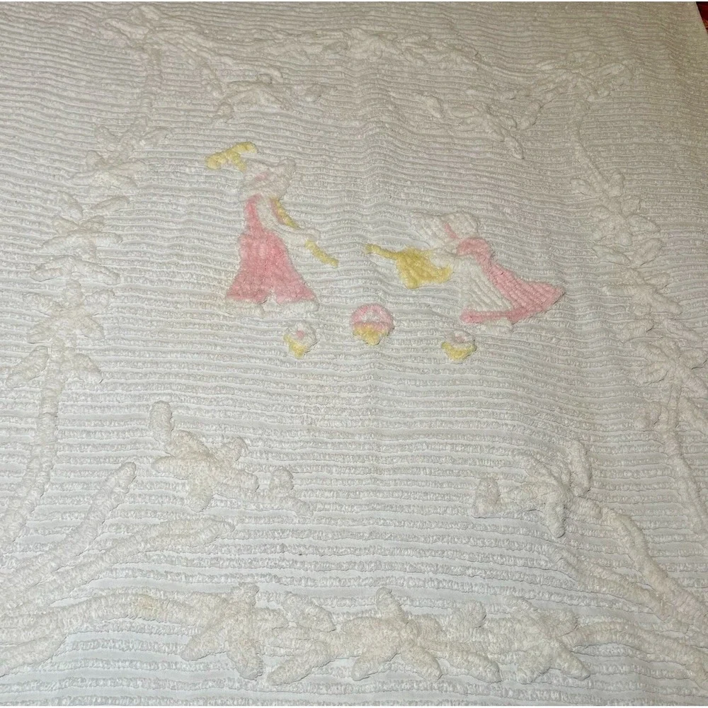 Vtg 50's Chenille Twin Bedspread White Cottage Bed Cover Gardening Floral